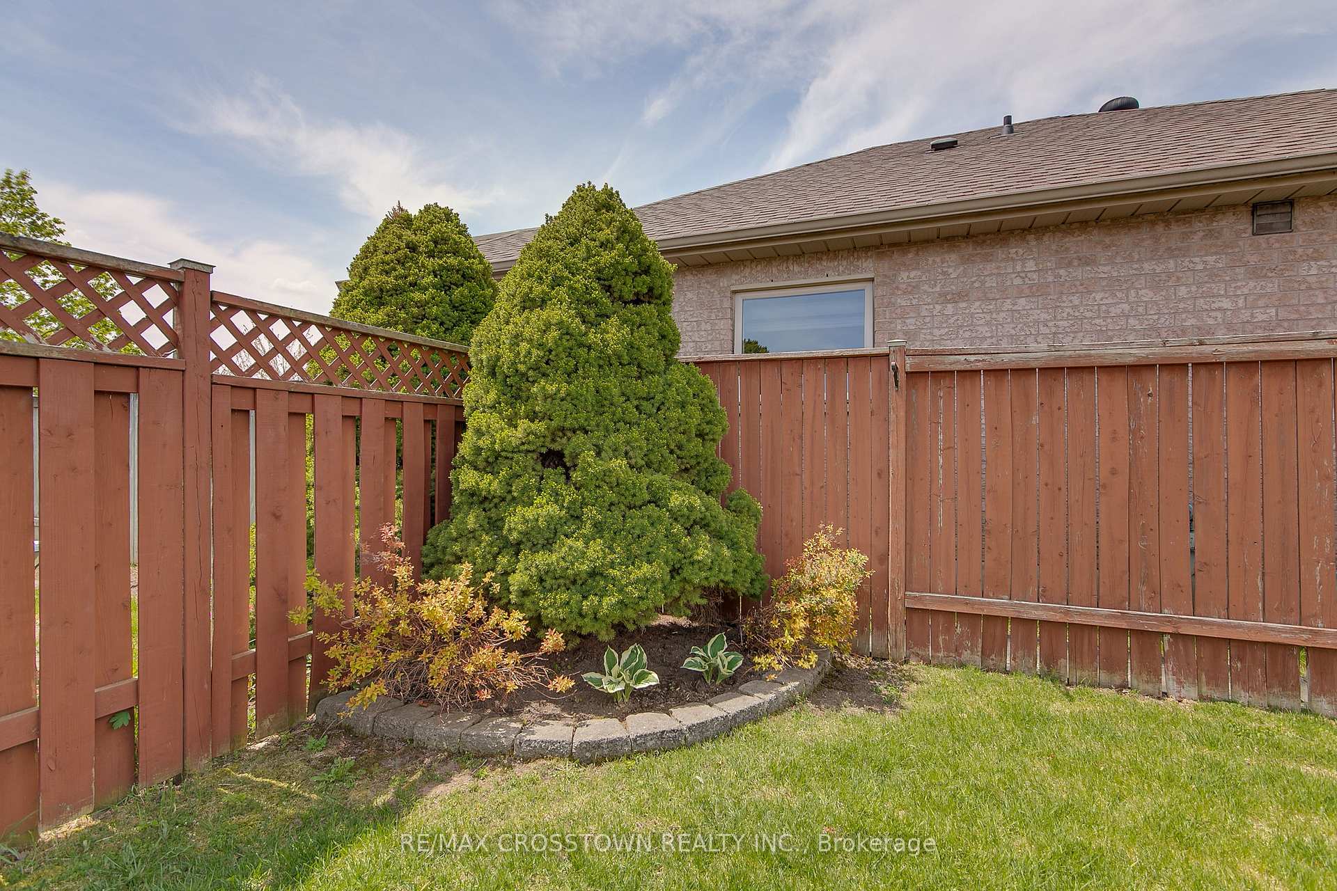 Photo 6 of 72 Buchanan Street, Barrie, Grove East — HOMEH