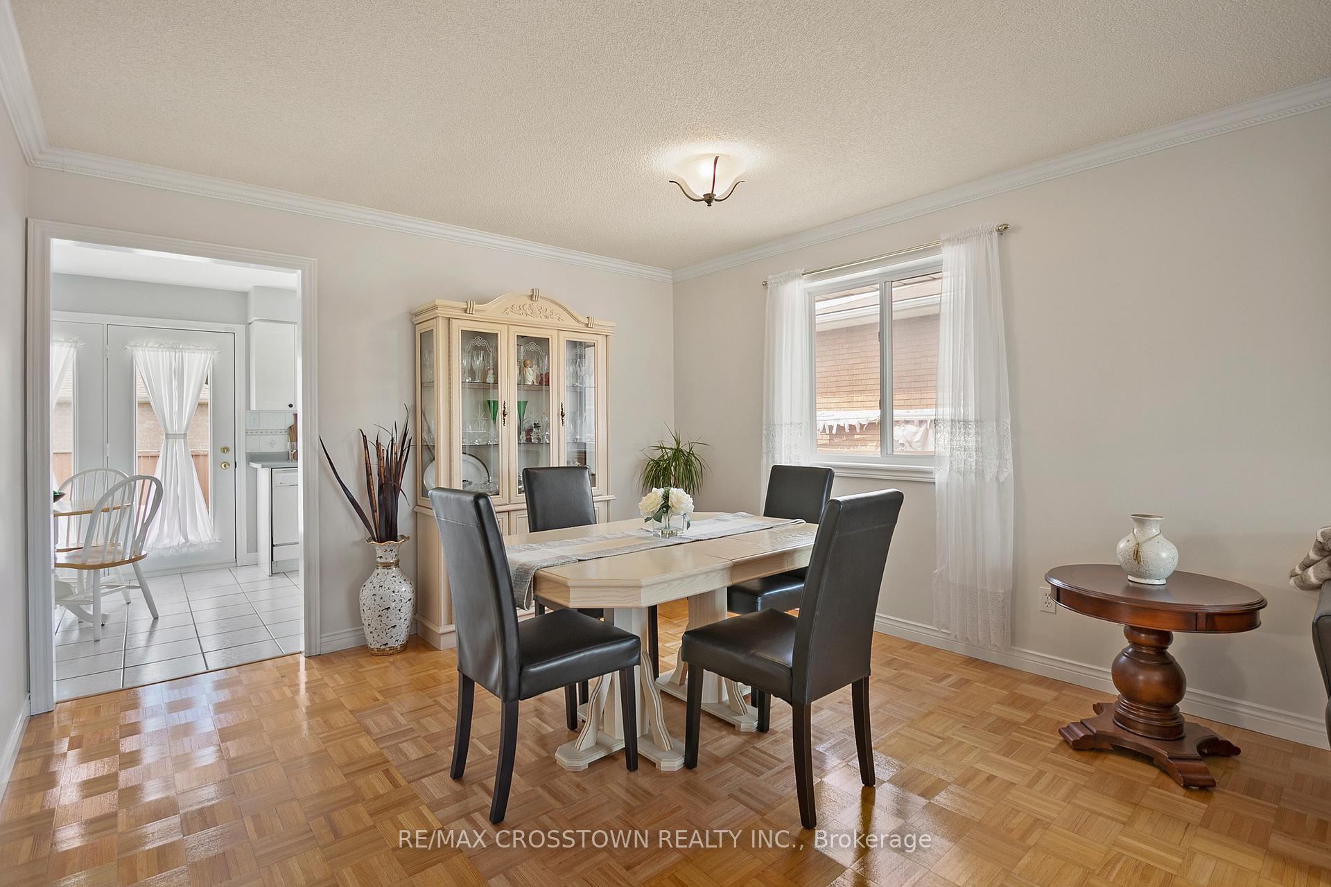 Photo 16 of 72 Buchanan Street, Barrie, Grove East — HOMEH