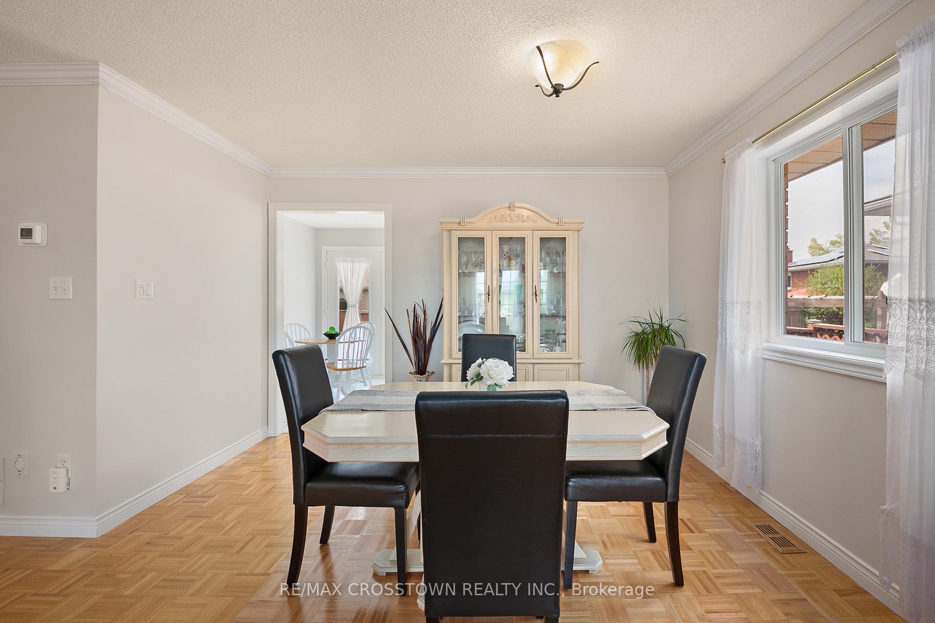 Photo 17 of 72 Buchanan Street, Barrie, Grove East — HOMEH