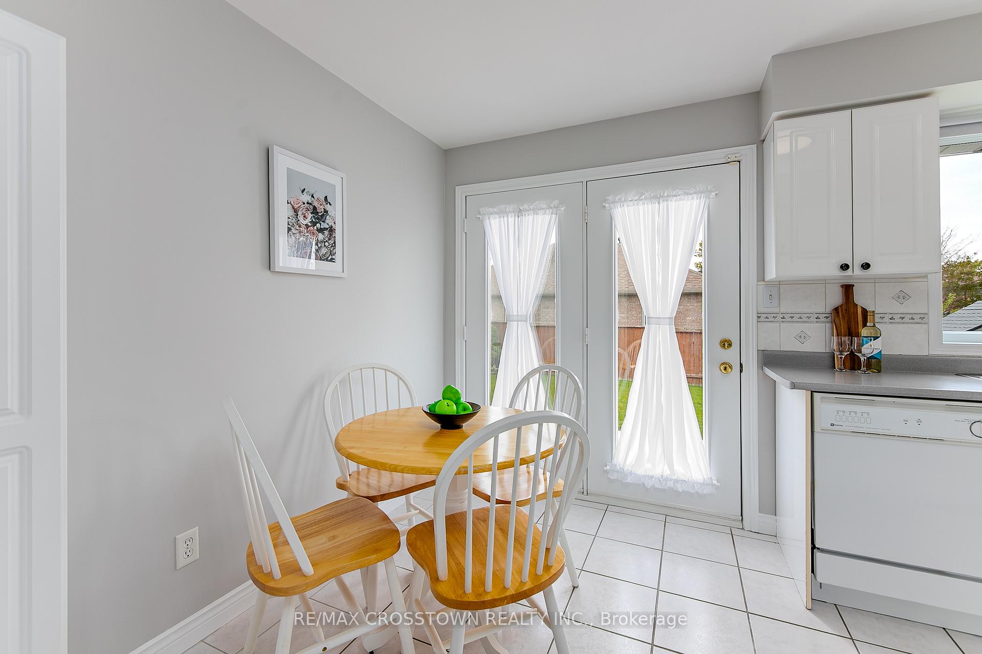 Photo 20 of 72 Buchanan Street, Barrie, Grove East — HOMEH