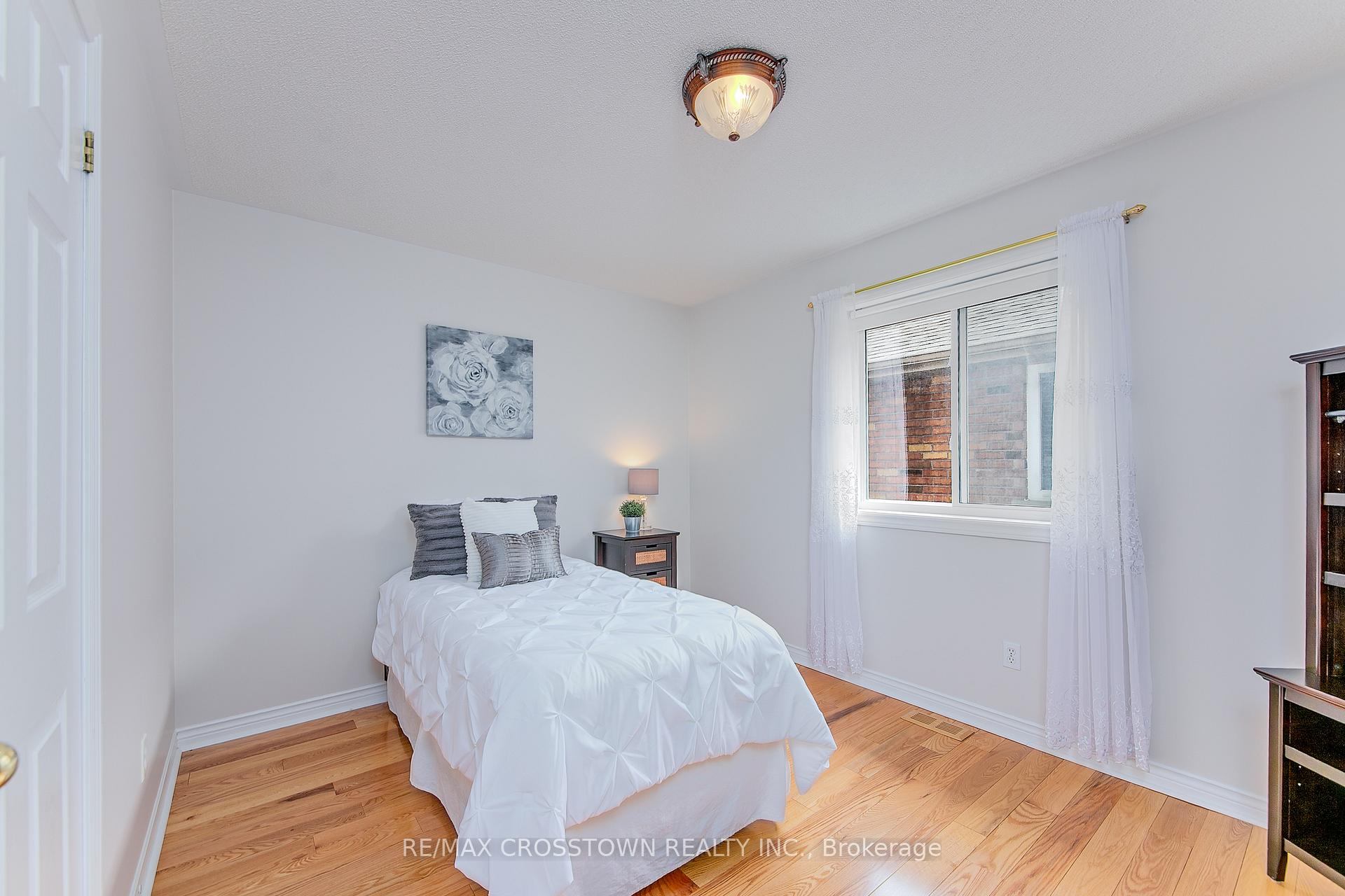 Photo 32 of 72 Buchanan Street, Barrie, Grove East — HOMEH