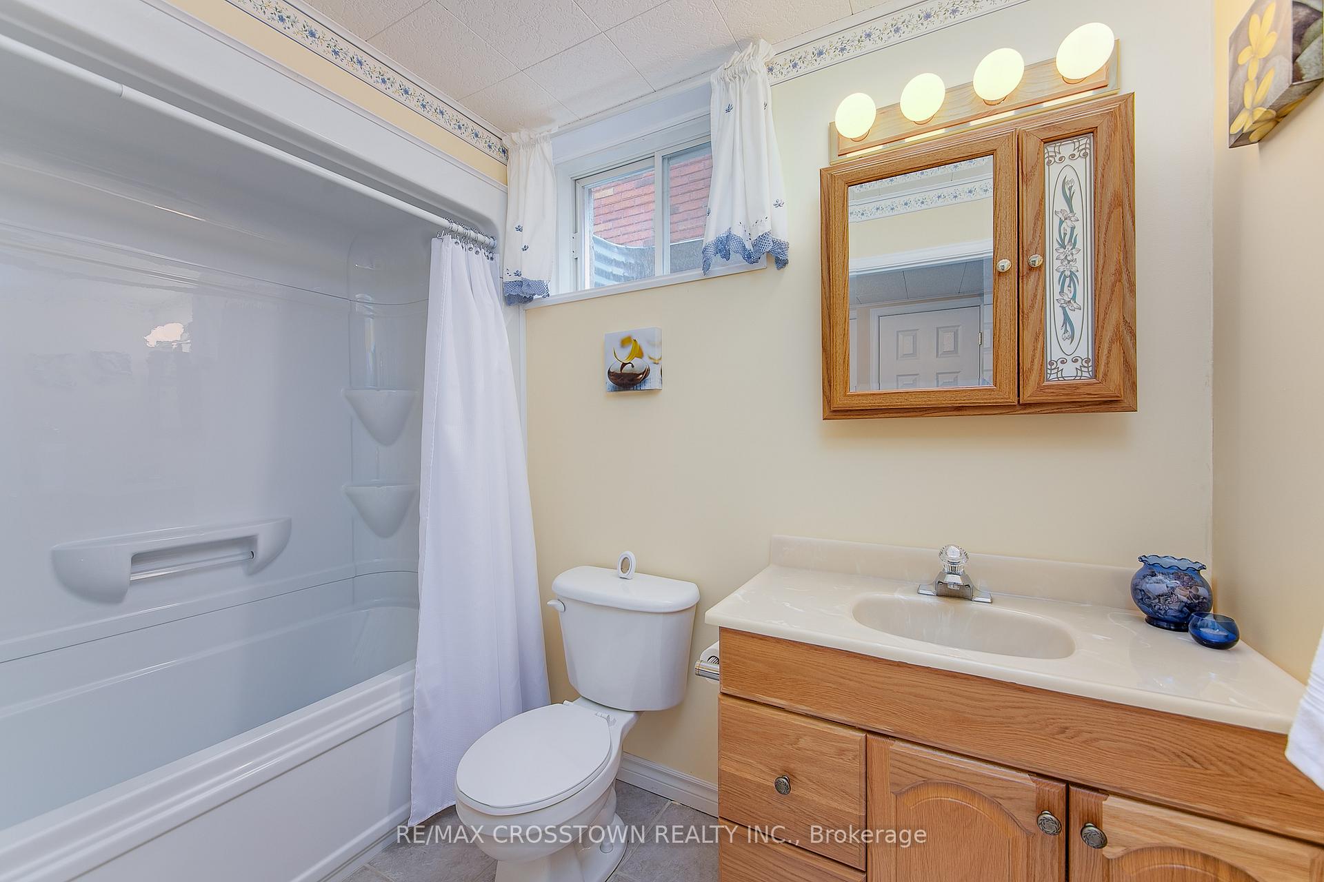 Photo 46 of 72 Buchanan Street, Barrie, Grove East — HOMEH