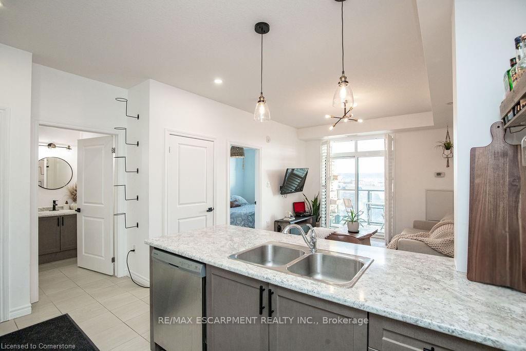 Photo 4 of Unit 519, 101 Shoreview Place, Hamilton, Lakeshore — HOMEH