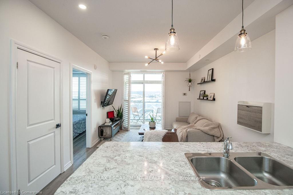 Photo 5 of Unit 519, 101 Shoreview Place, Hamilton, Lakeshore — HOMEH