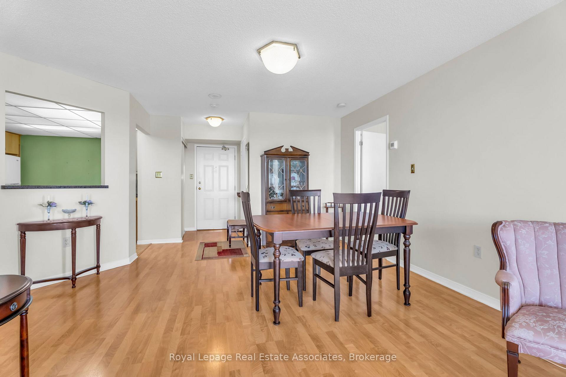 Photo 2 of Unit 708, 20 McFarlane Drive, Halton Hills, Georgetown — HOMEH