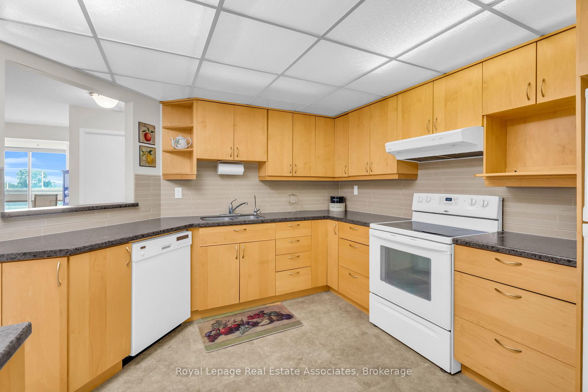 Photo 7 of Unit 708, 20 McFarlane Drive, Halton Hills, Georgetown — HOMEH