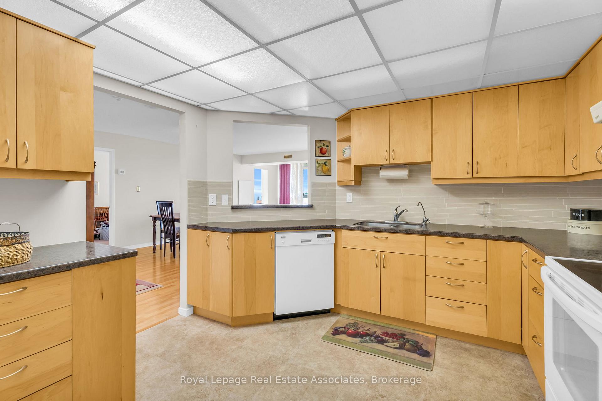 Photo 14 of Unit 708, 20 McFarlane Drive, Halton Hills, Georgetown — HOMEH