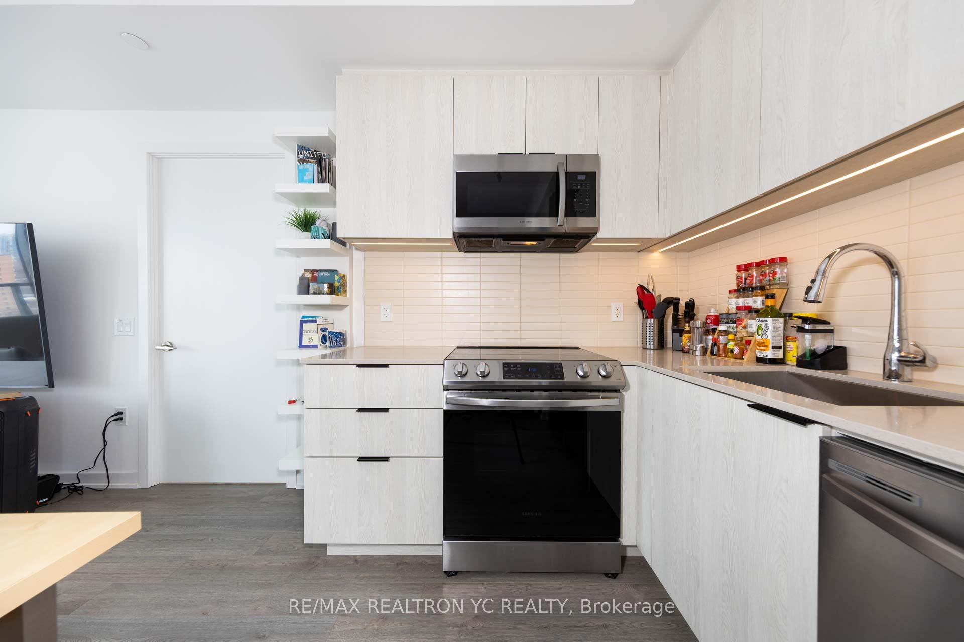 Photo 8 of Unit 1301, 50 Power Street, Toronto, Moss Park — HOMEH