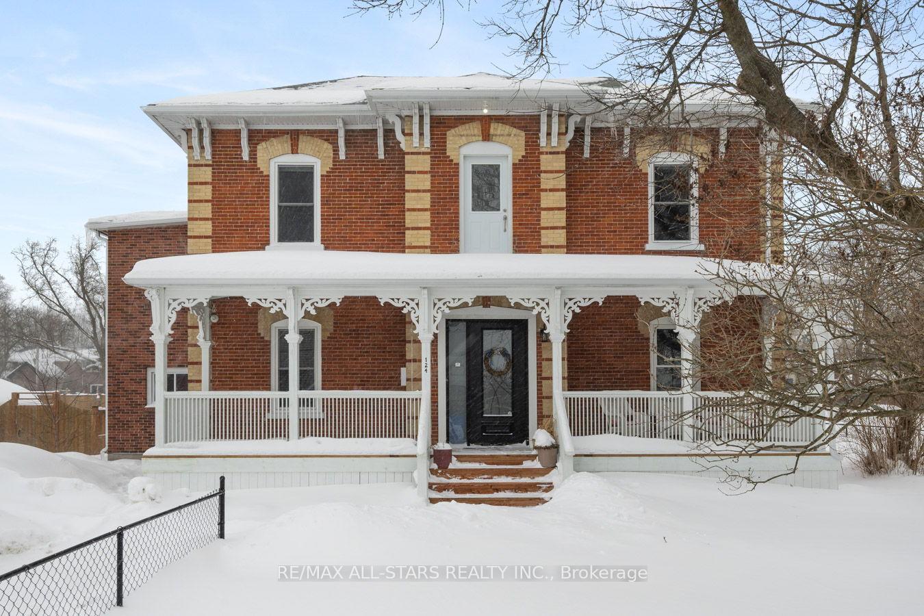 Front of 124 Laidlaw Street S