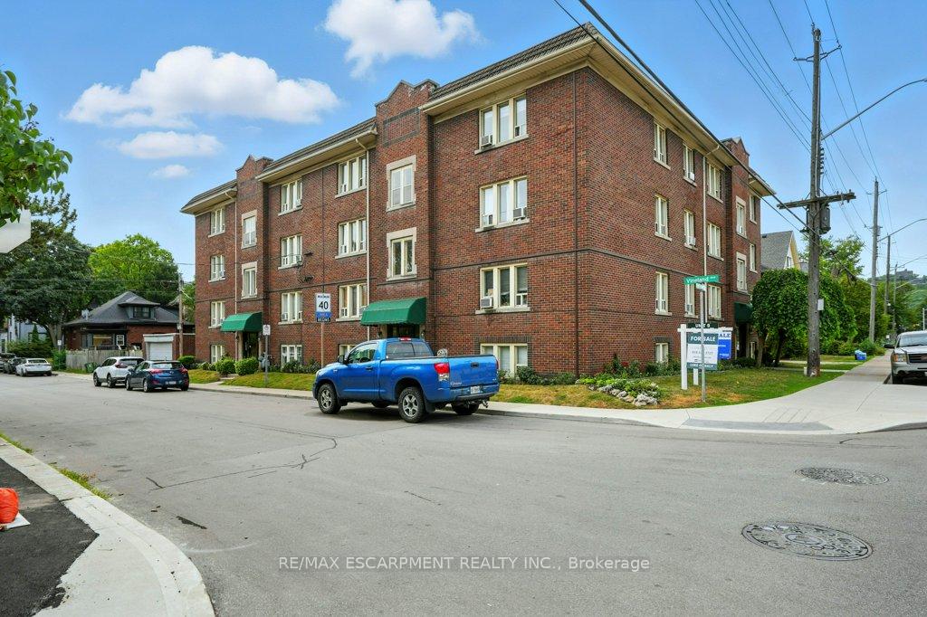 Photo 3 of Unit 18, 6 Vineland Avenue, Hamilton, Stipley — HOMEH