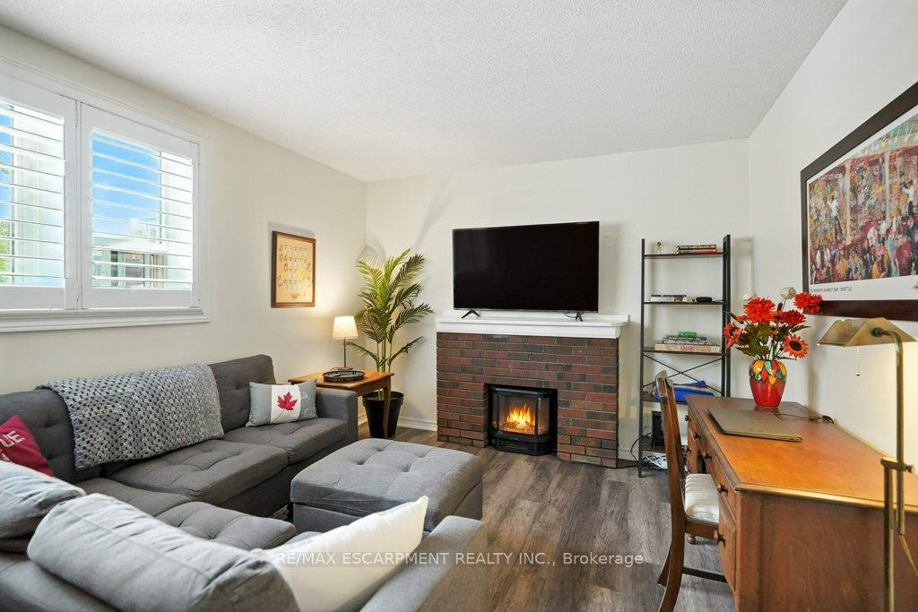 Photo 12 of Unit 18, 6 Vineland Avenue, Hamilton, Stipley — HOMEH