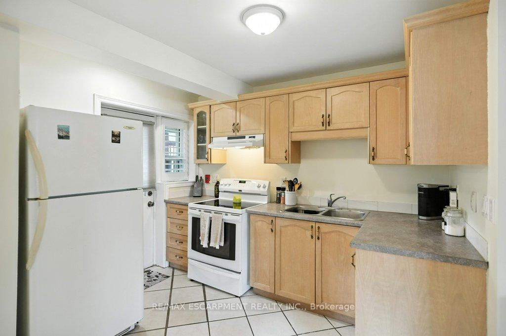 Photo 16 of Unit 18, 6 Vineland Avenue, Hamilton, Stipley — HOMEH