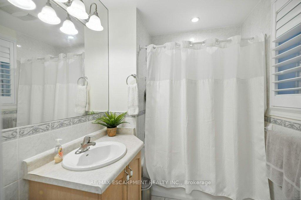 Photo 27 of Unit 18, 6 Vineland Avenue, Hamilton, Stipley — HOMEH