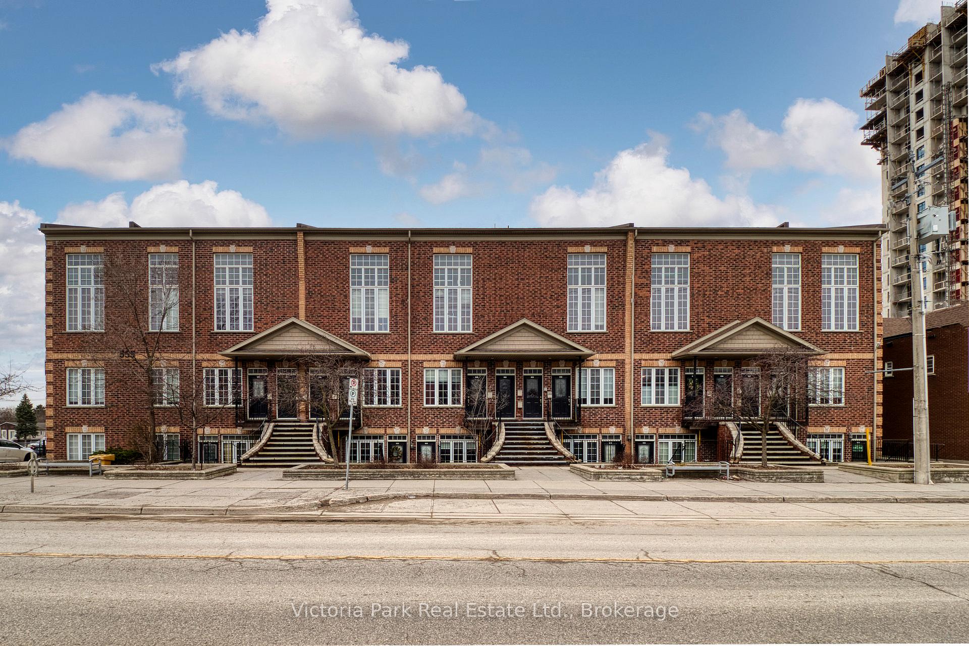 Photo 2 of Unit 207, 555 King Street E, Kitchener — HOMEH