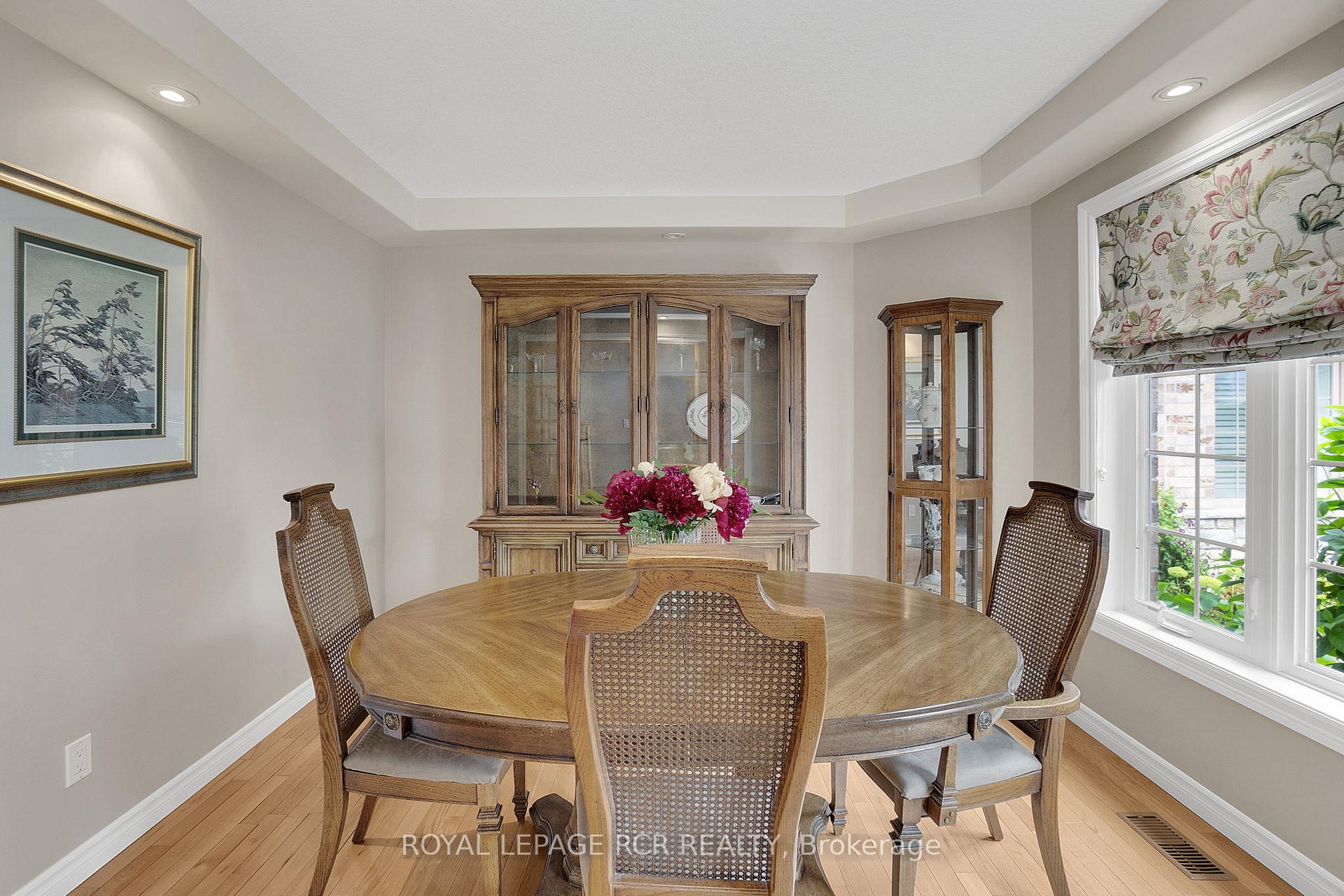 Photo 6 of Unit 4, 14 Zimmerman Drive, Caledon, Palgrave — HOMEH