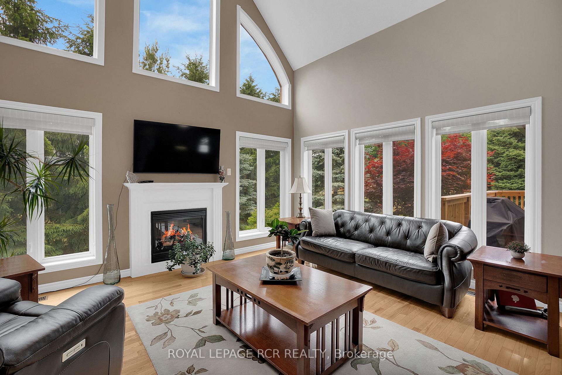 Photo 8 of Unit 4, 14 Zimmerman Drive, Caledon, Palgrave — HOMEH