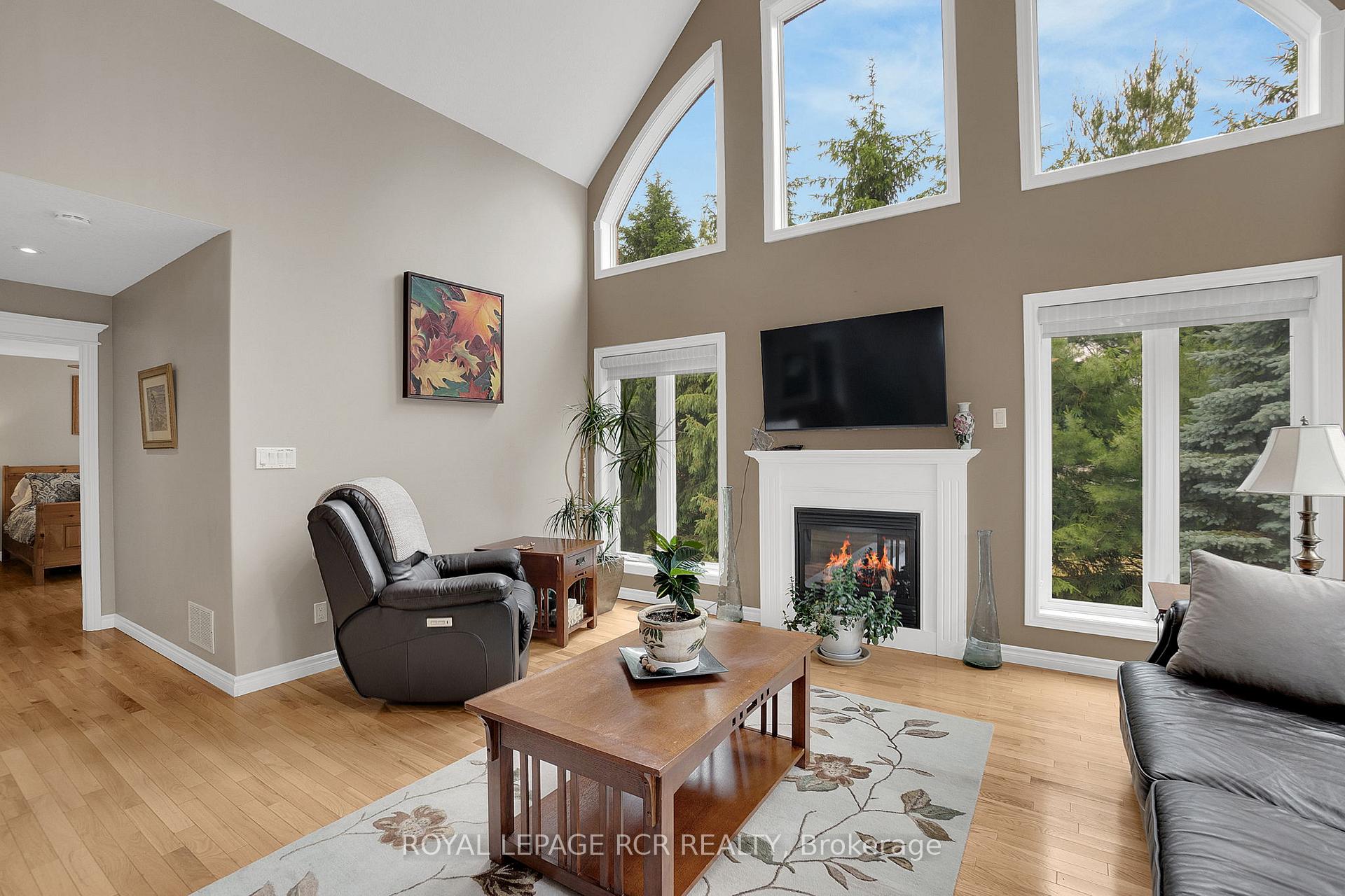 Photo 9 of Unit 4, 14 Zimmerman Drive, Caledon, Palgrave — HOMEH