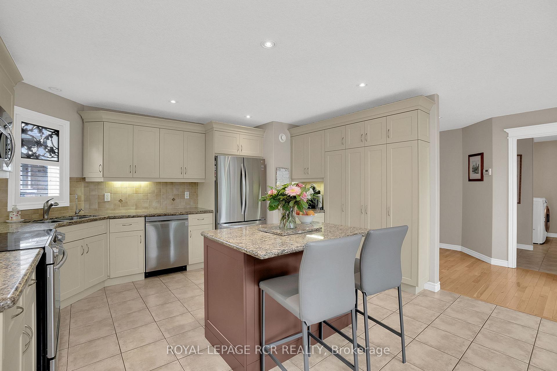 Photo 13 of Unit 4, 14 Zimmerman Drive, Caledon, Palgrave — HOMEH