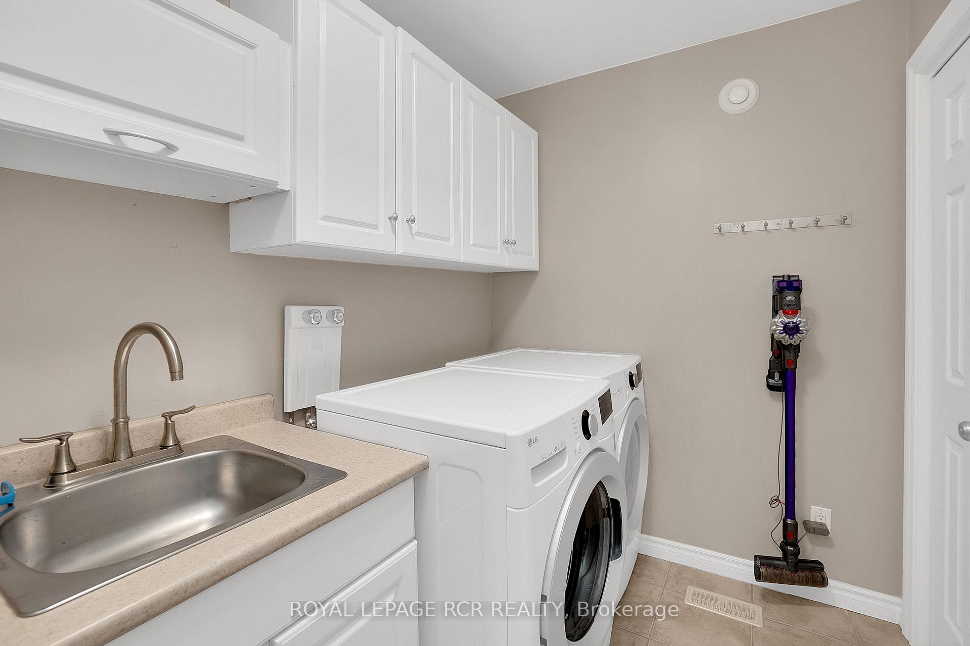 Photo 20 of Unit 4, 14 Zimmerman Drive, Caledon, Palgrave — HOMEH