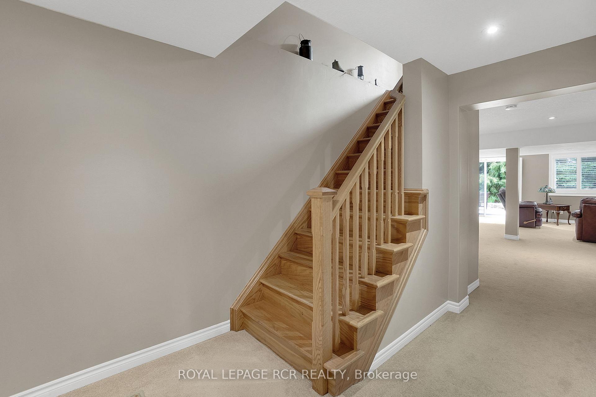 Photo 32 of Unit 4, 14 Zimmerman Drive, Caledon, Palgrave — HOMEH