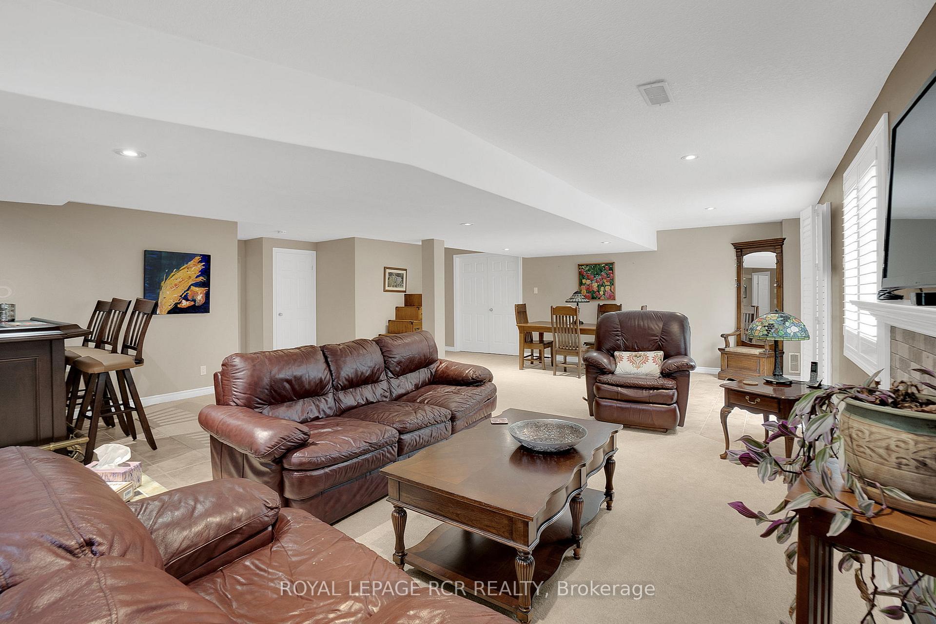 Photo 38 of Unit 4, 14 Zimmerman Drive, Caledon, Palgrave — HOMEH
