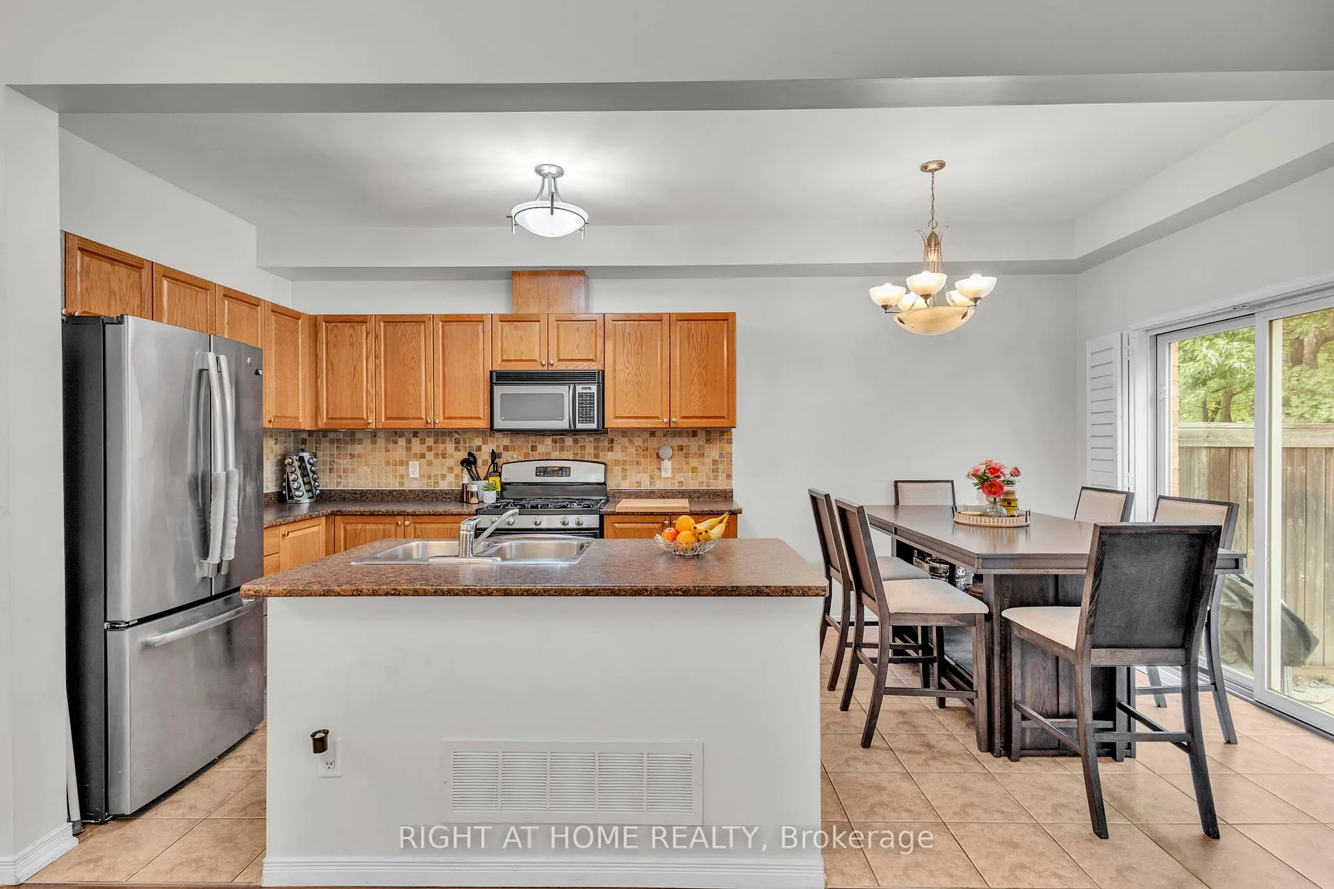 Photo 15 of Unit 30, 170 Dewitt Road, Hamilton, Stoney Creek — HOMEH