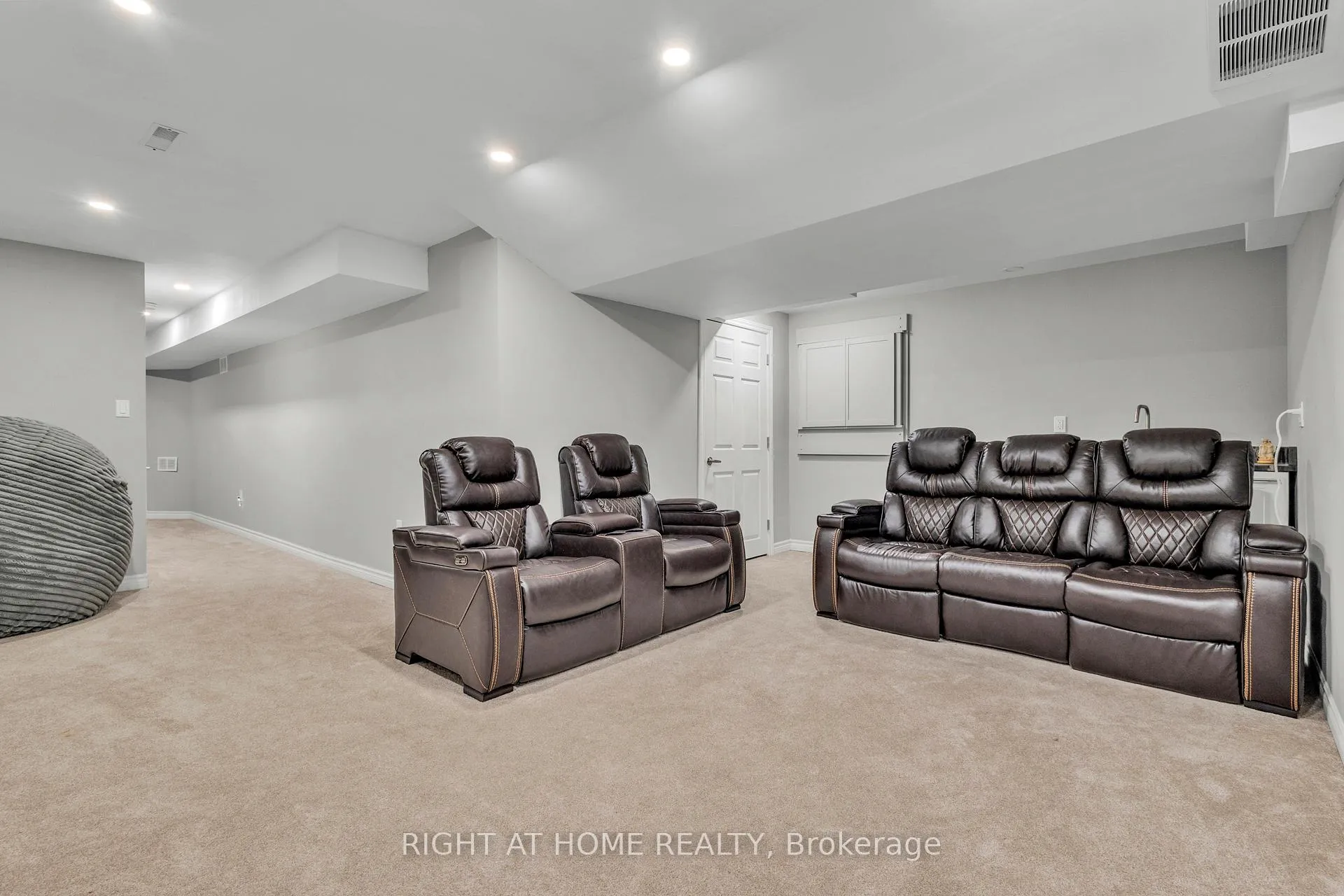 Photo 36 of Unit 30, 170 Dewitt Road, Hamilton, Stoney Creek — HOMEH