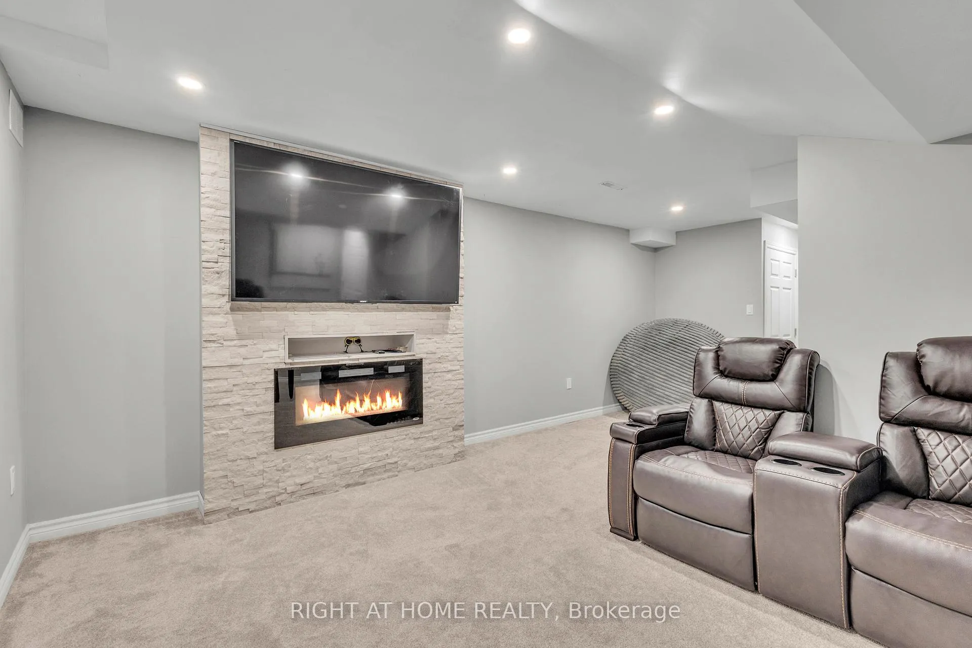 Photo 39 of Unit 30, 170 Dewitt Road, Hamilton, Stoney Creek — HOMEH