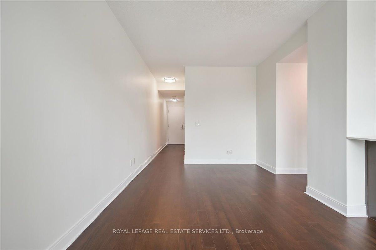 Photo 10 of Unit 807, 38 The Esplanade, Toronto, Waterfront Communities — HOMEH