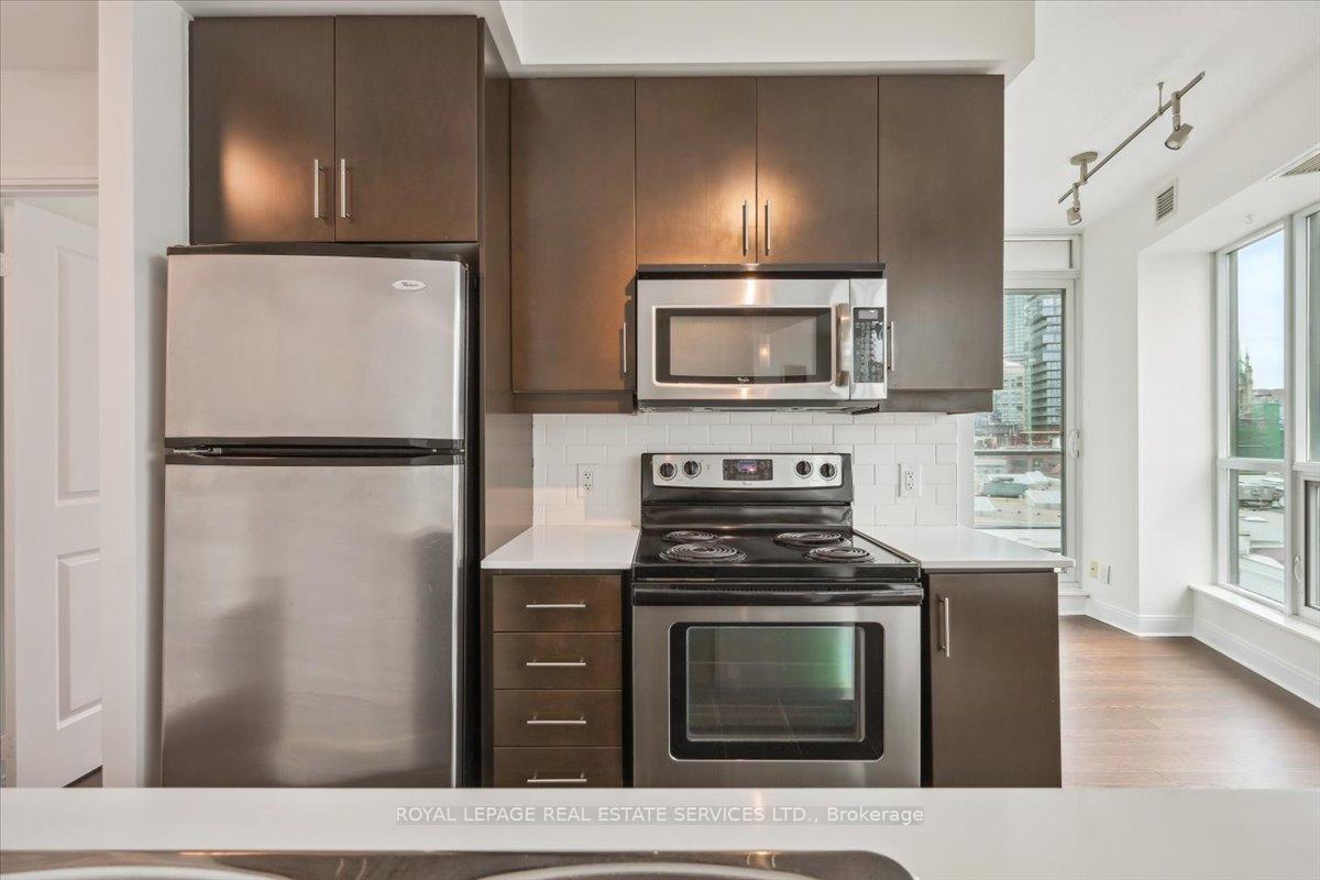 Photo 16 of Unit 807, 38 The Esplanade, Toronto, Waterfront Communities — HOMEH
