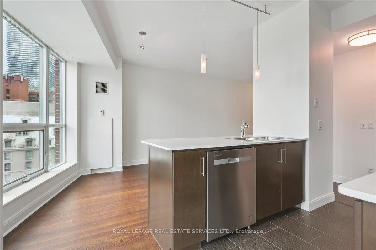 Photo 17 of Unit 807, 38 The Esplanade, Toronto, Waterfront Communities — HOMEH