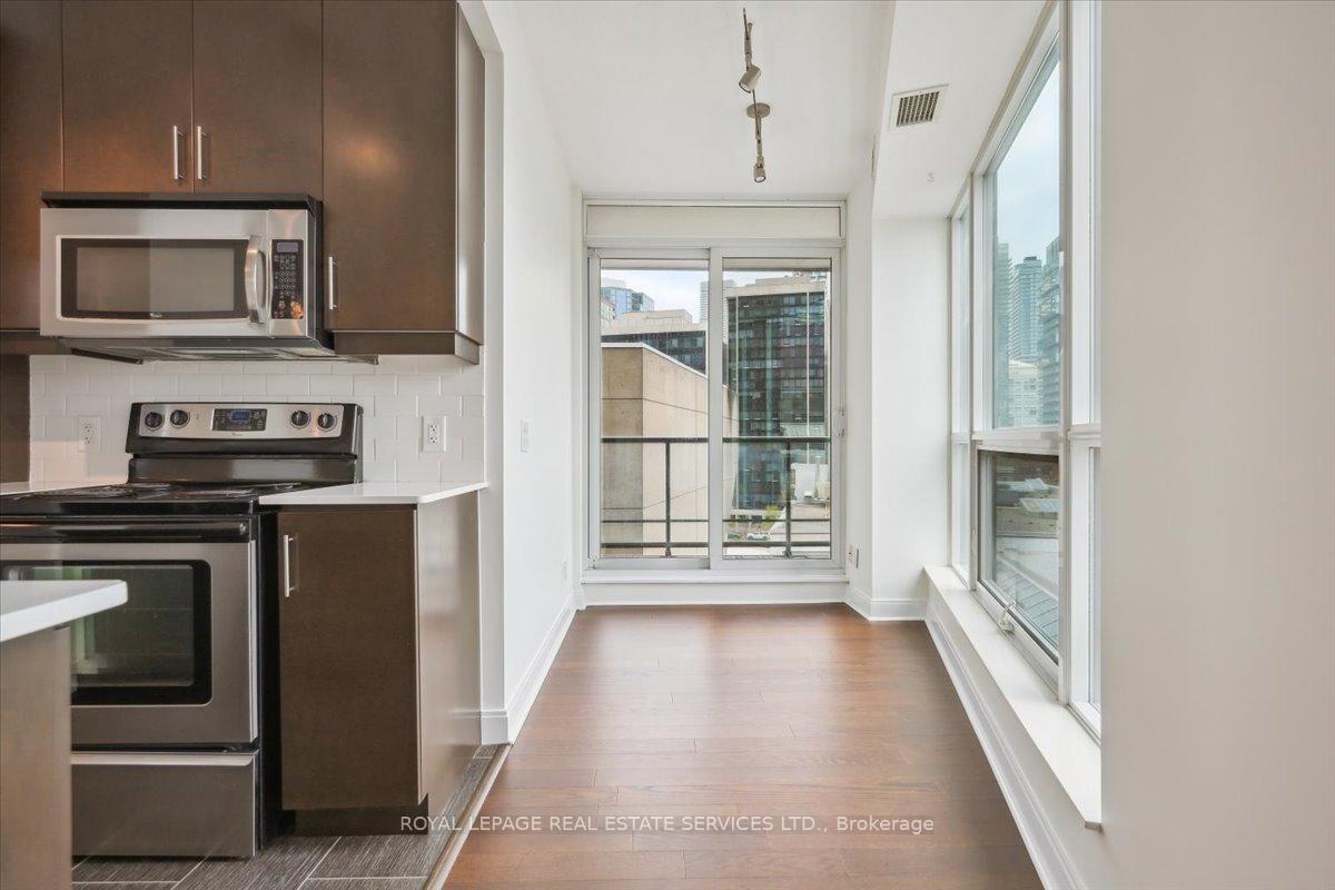 Photo 19 of Unit 807, 38 The Esplanade, Toronto, Waterfront Communities — HOMEH
