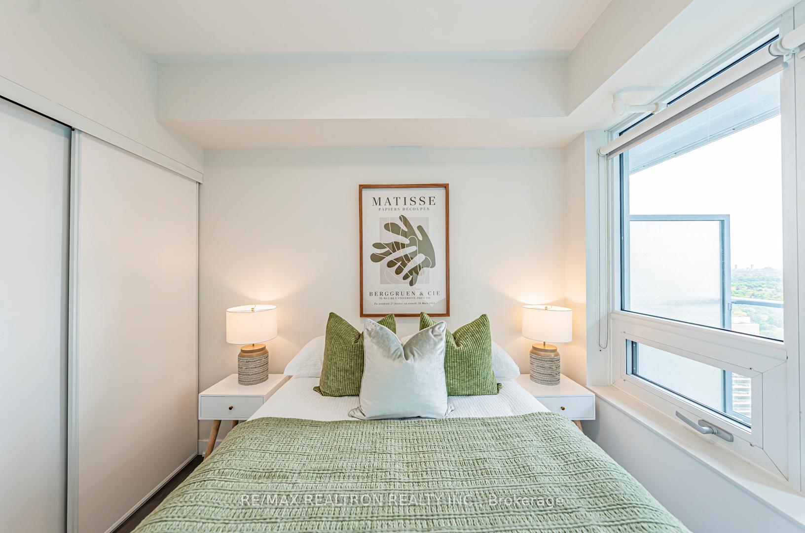 Photo 7 of Unit 2604 Nt, 99 Broadway Avenue, Toronto, Mount Pleasant West — HOMEH