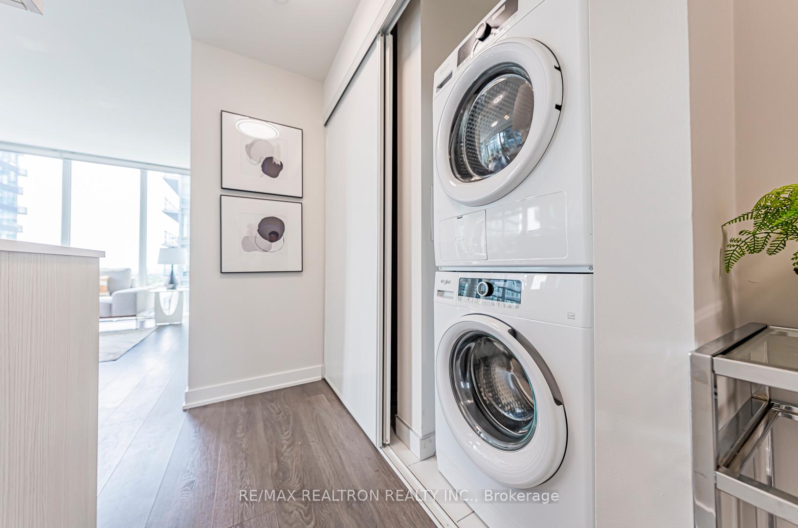 Photo 14 of Unit 2604 Nt, 99 Broadway Avenue, Toronto, Mount Pleasant West — HOMEH