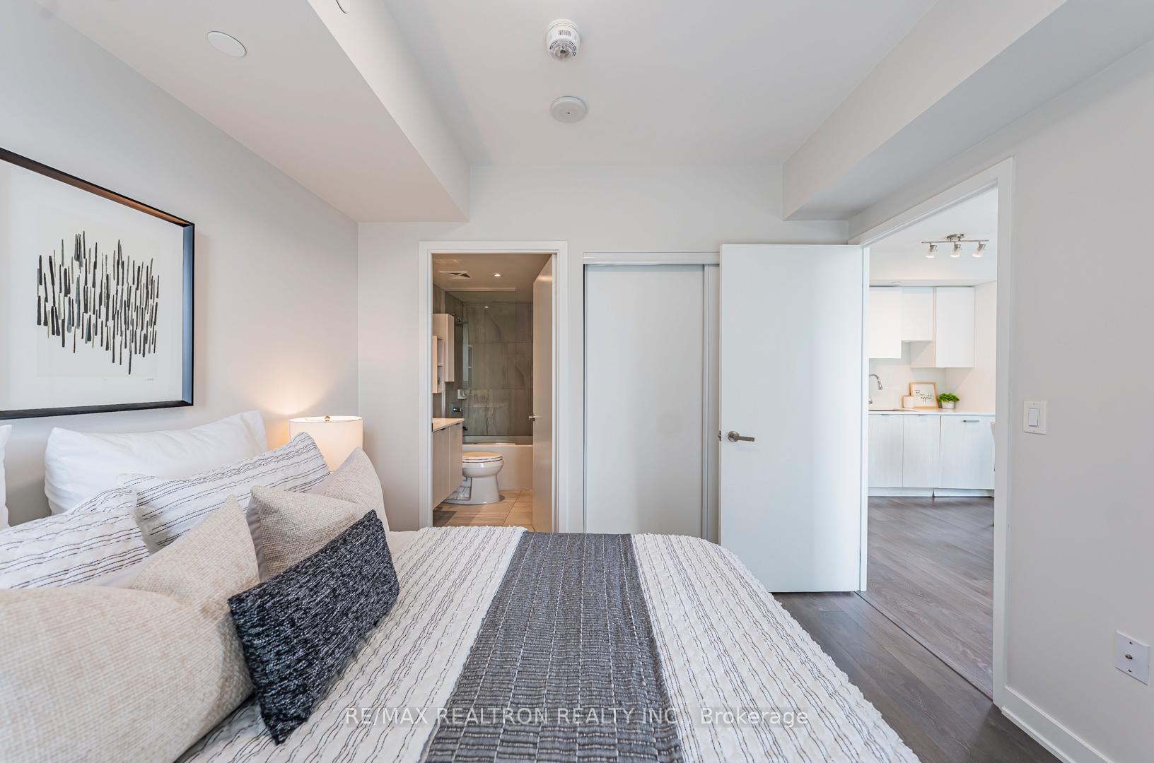 Photo 31 of Unit 2604 Nt, 99 Broadway Avenue, Toronto, Mount Pleasant West — HOMEH