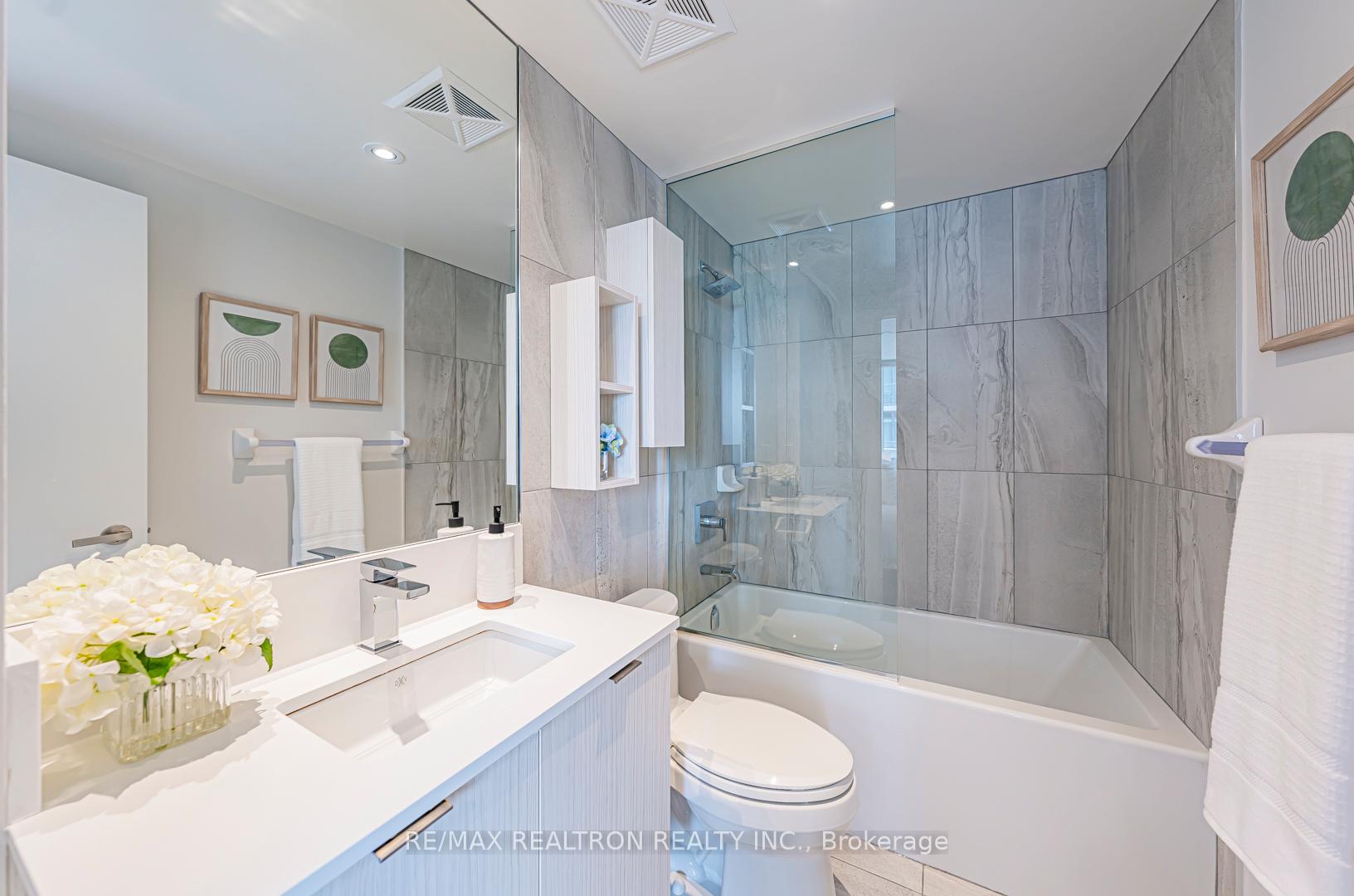 Photo 32 of Unit 2604 Nt, 99 Broadway Avenue, Toronto, Mount Pleasant West — HOMEH