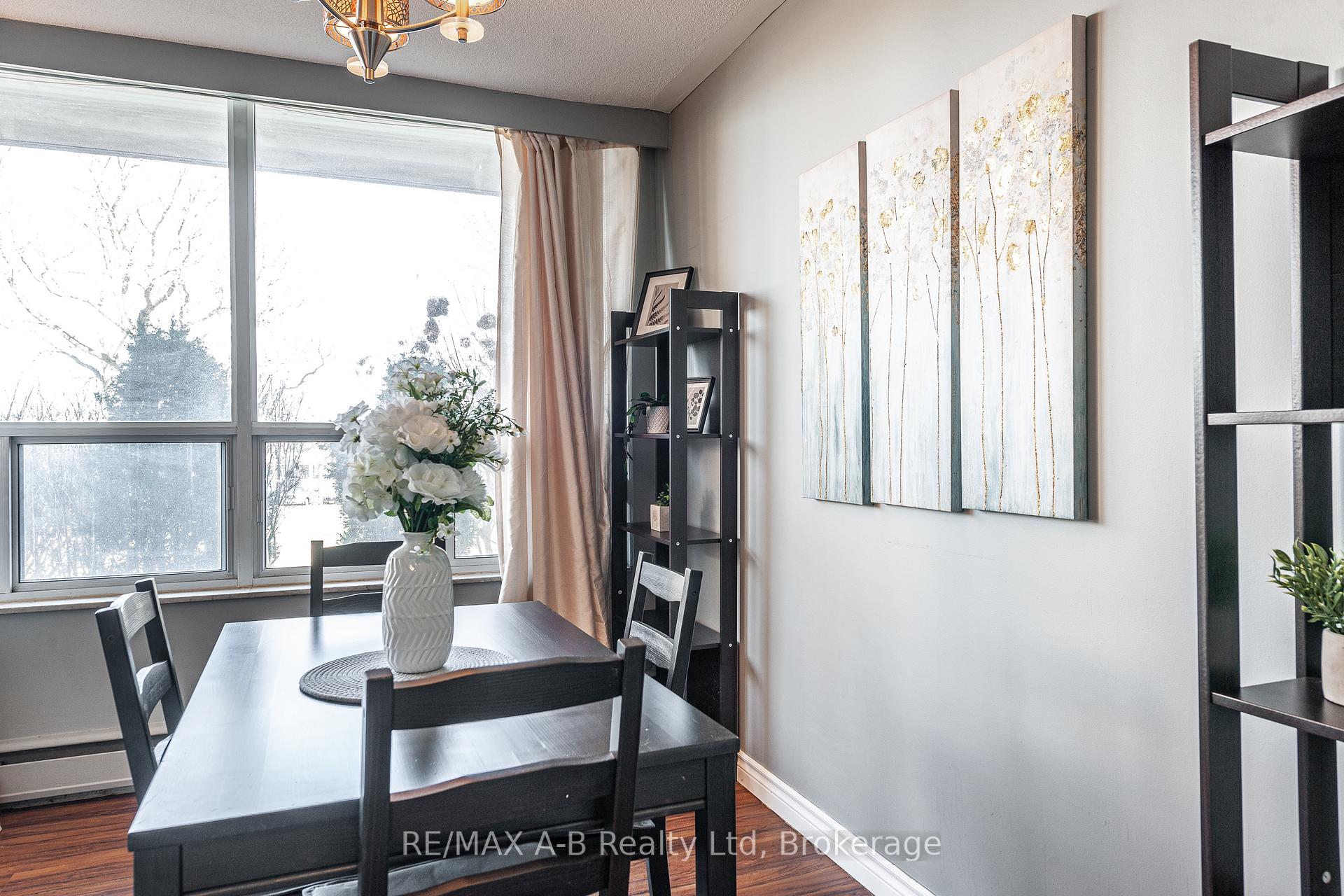 Photo 7 of Unit 102, 45 Westmount Road N, Waterloo — HOMEH