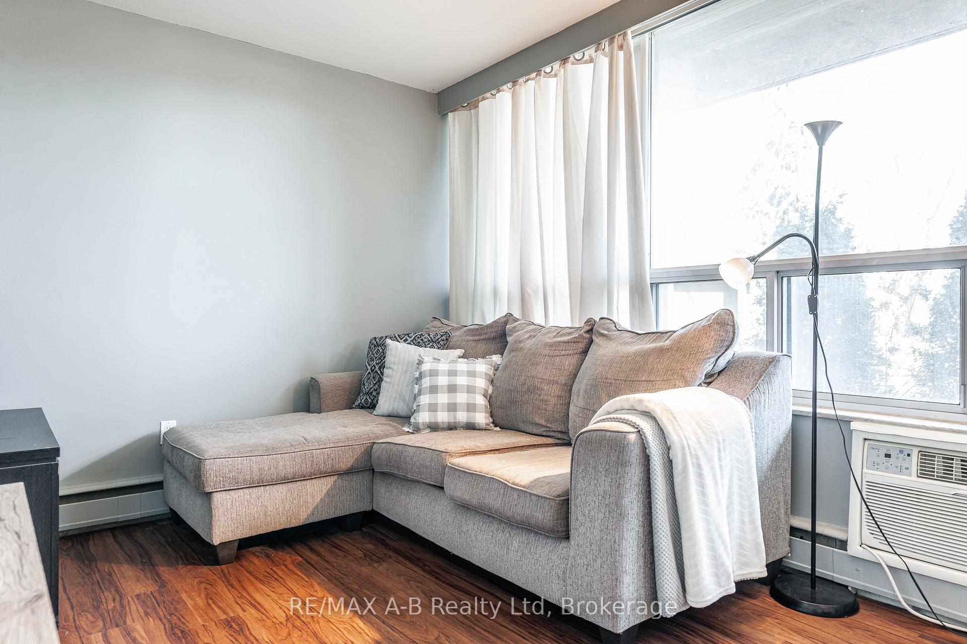 Photo 13 of Unit 102, 45 Westmount Road N, Waterloo — HOMEH