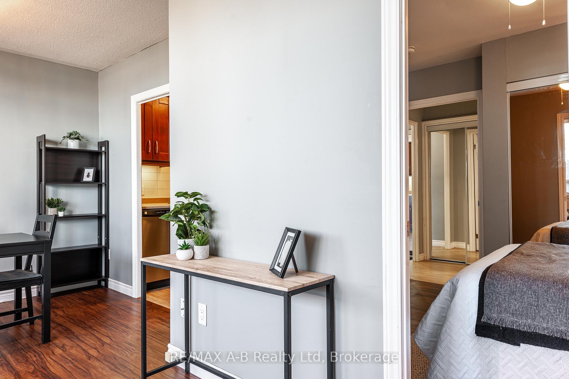 Photo 14 of Unit 102, 45 Westmount Road N, Waterloo — HOMEH