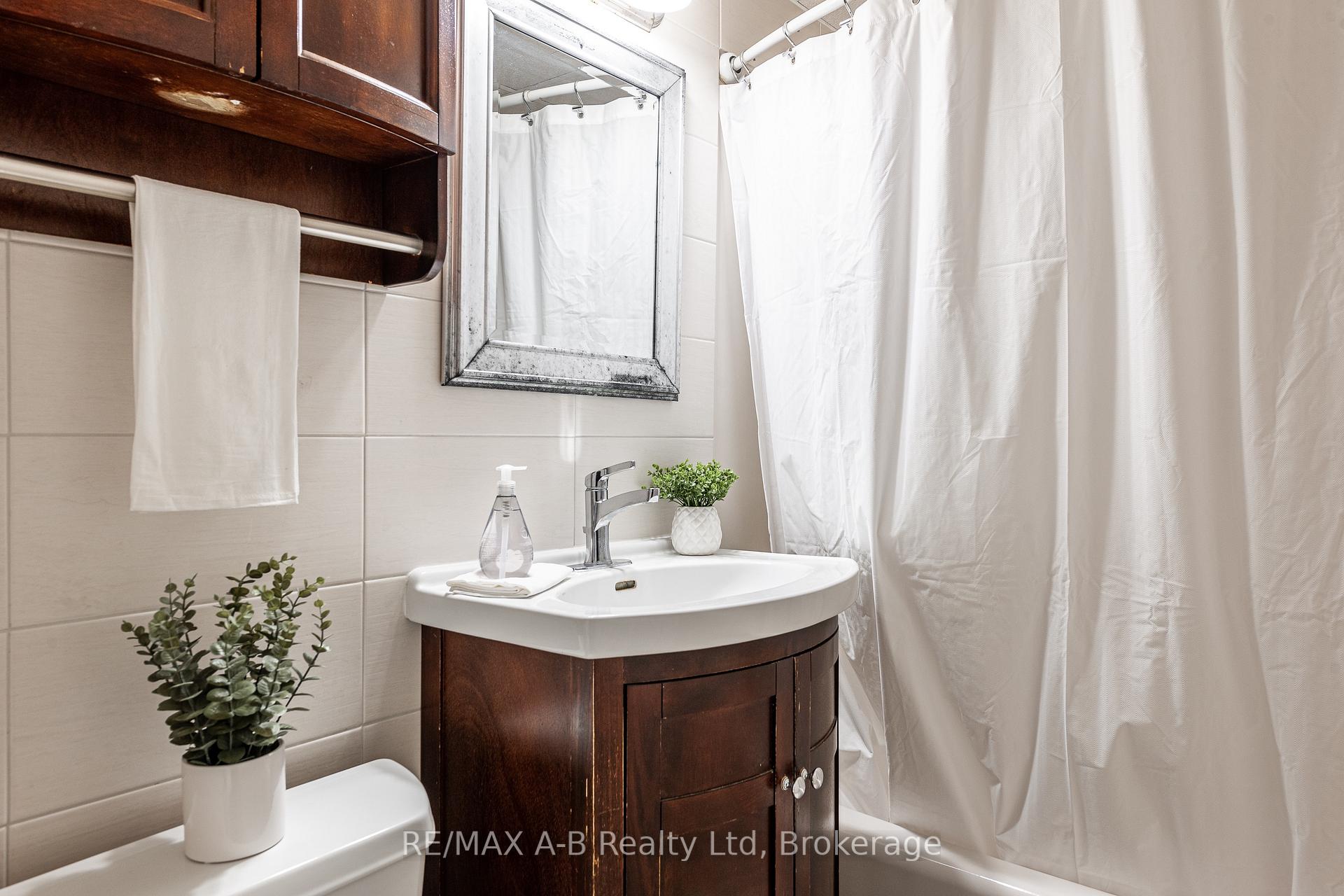 Photo 20 of Unit 102, 45 Westmount Road N, Waterloo — HOMEH