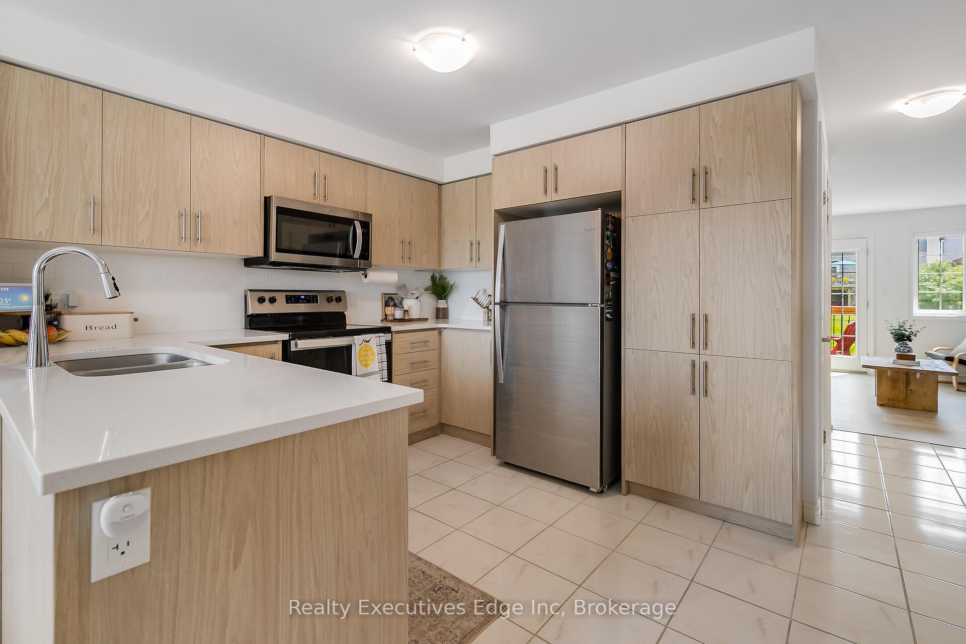 Photo 6 of Unit 18B, 85 Mullin Drive, Guelph, Victoria North — HOMEH