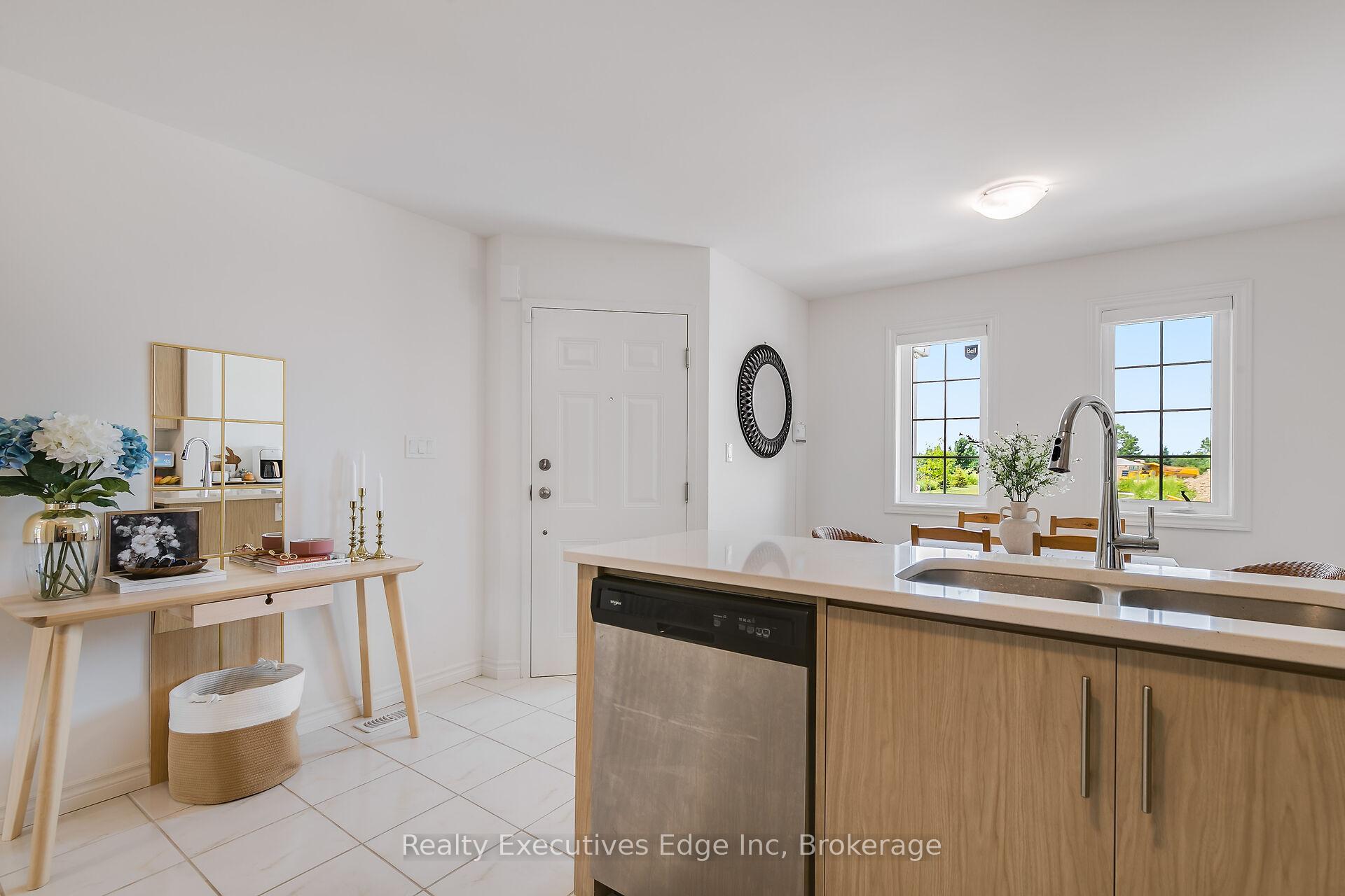 Photo 9 of Unit 18B, 85 Mullin Drive, Guelph, Victoria North — HOMEH