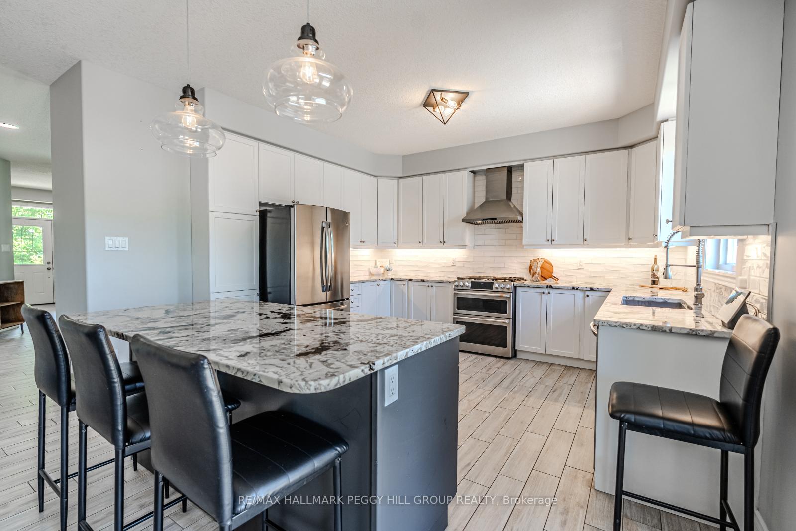 Photo 3 of 7 Garbutt Crescent, Collingwood — HOMEH