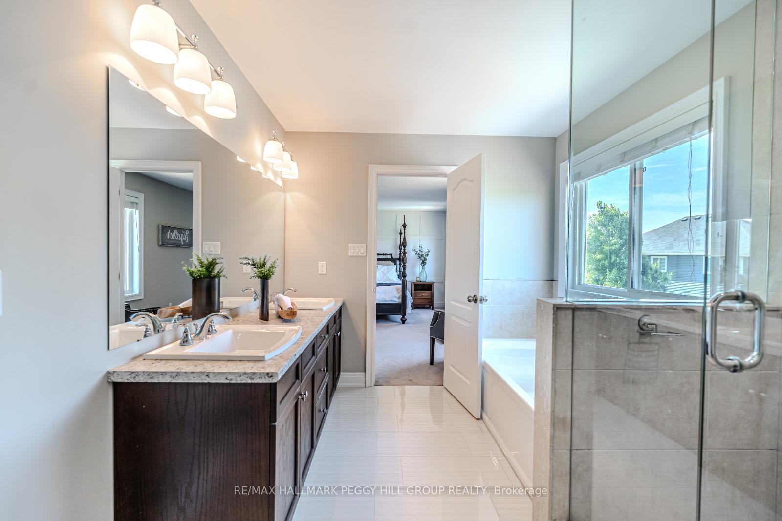 Photo 10 of 7 Garbutt Crescent, Collingwood — HOMEH