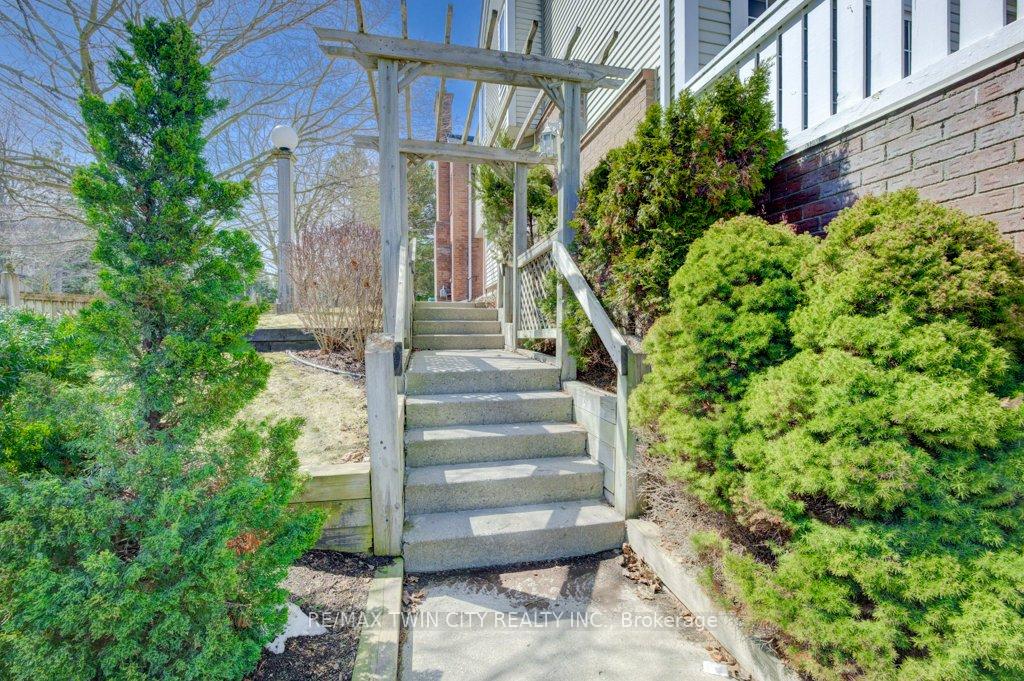 Photo 4 of Unit 2, 502 Beechwood Drive, Waterloo — HOMEH