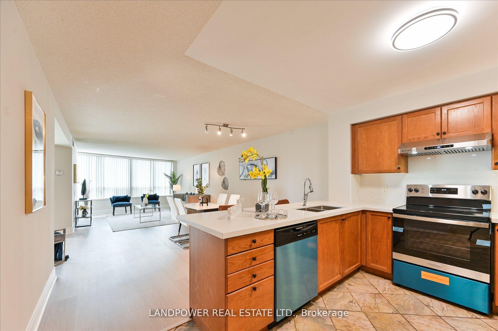 Photo 12 of Unit 310, 48 Suncrest Boulevard, Markham, Commerce Valley — HOMEH