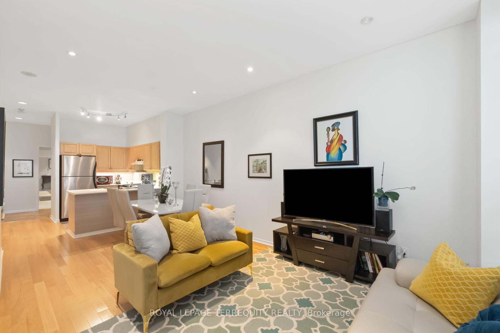 Photo 2 of Unit 2215, 7 King Street E, Toronto, Church-Yonge Corridor — HOMEH