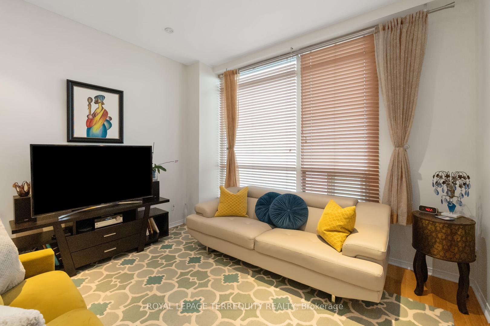 Photo 4 of Unit 2215, 7 King Street E, Toronto, Church-Yonge Corridor — HOMEH
