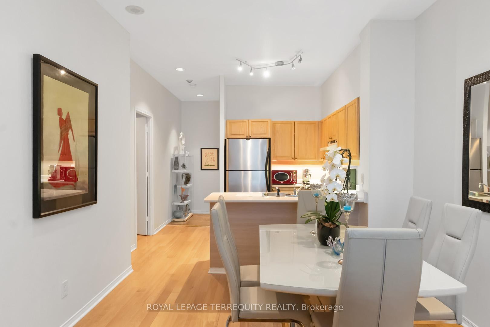 Photo 7 of Unit 2215, 7 King Street E, Toronto, Church-Yonge Corridor — HOMEH