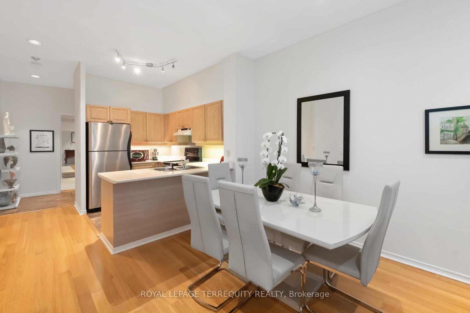 Photo 10 of Unit 2215, 7 King Street E, Toronto, Church-Yonge Corridor — HOMEH